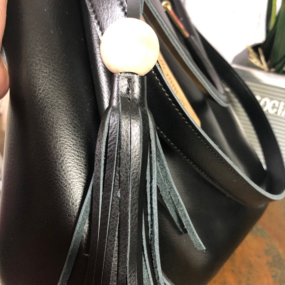 đź’•SOLDđź’•Kattee Black Leather Hobo Tote Tassel Bag - Picture 7 of 8